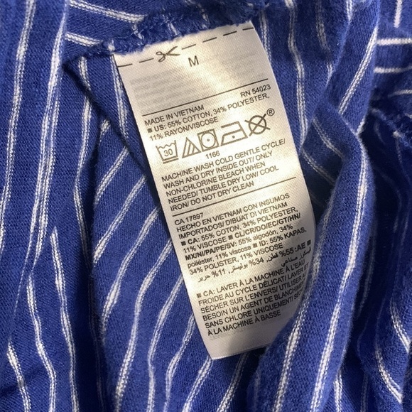 OLD Navy women's size M t-shirt blue & white stripe v-neck 3/4 sleeves with slit - Picture 9 of 9
